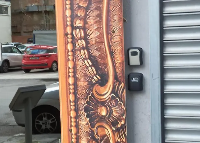 Mf Luxury * Tesalónica